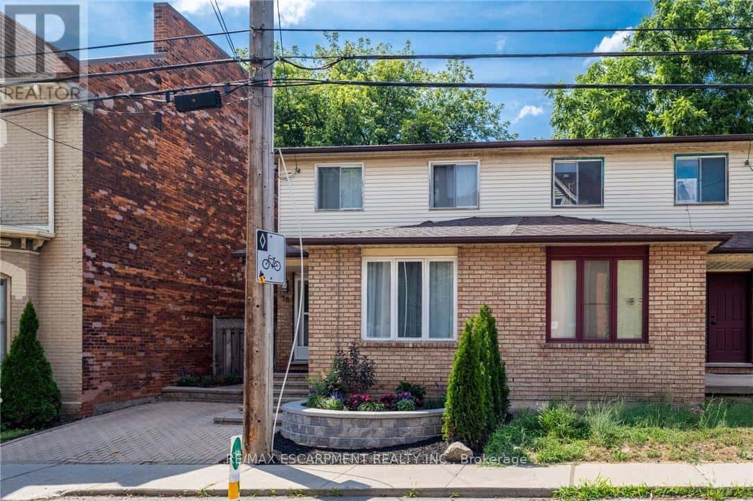 38 LOCKE STREET S — Hamilton (Strathcona), Ontario - Photo 2 of 44