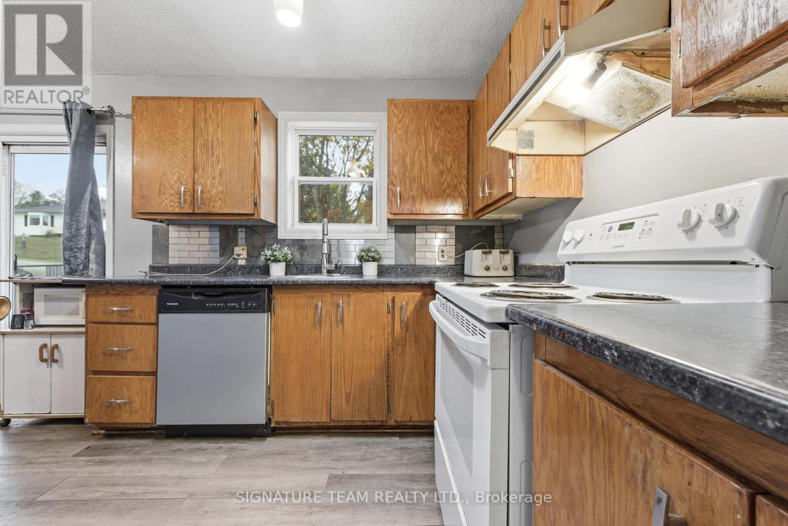 279 JESSIE STREET — Bonnechere Valley, Ontario - Photo 5 of 21