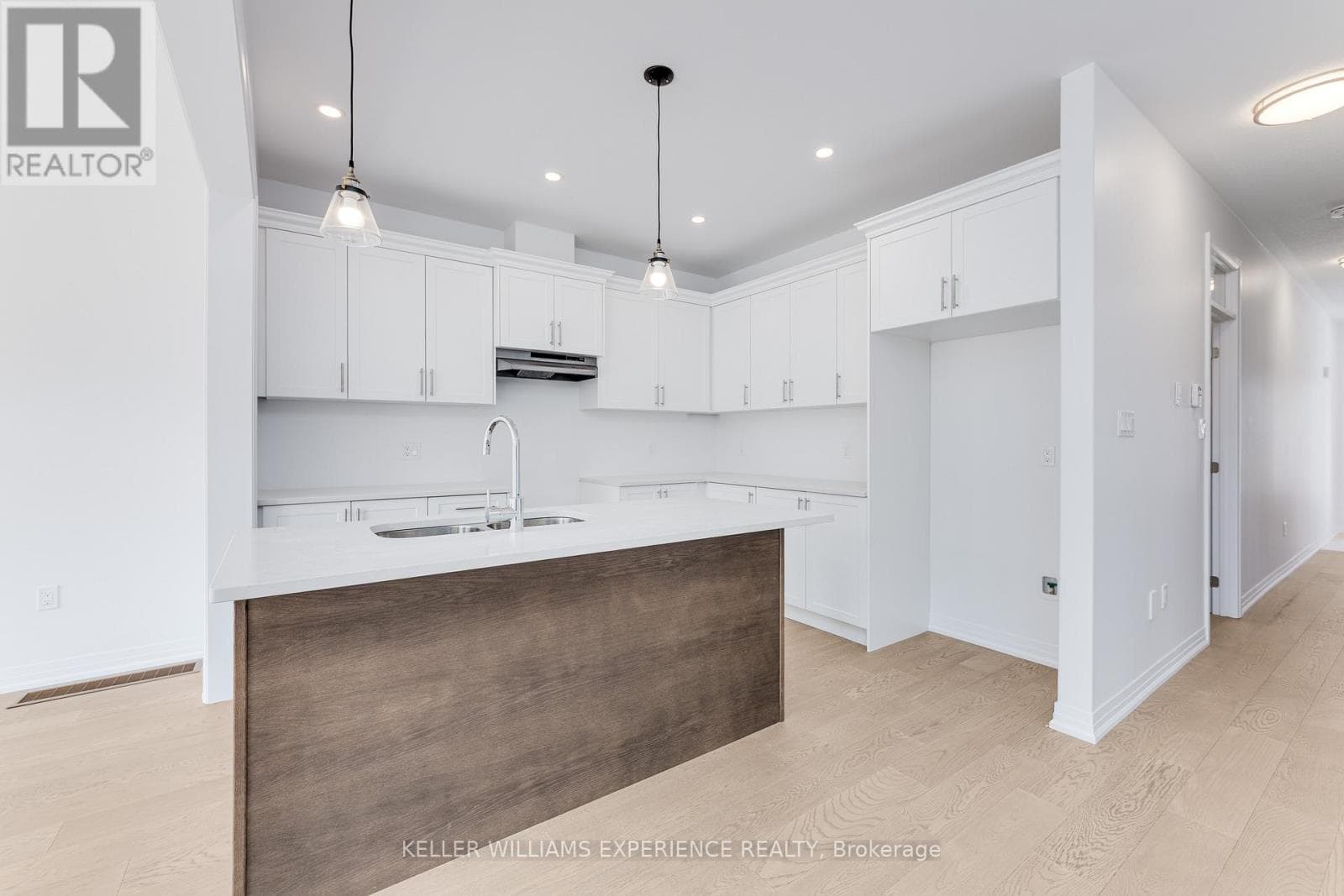 54 SAGEWOOD AVENUE — Barrie (Painswick South), Ontario - Main photo