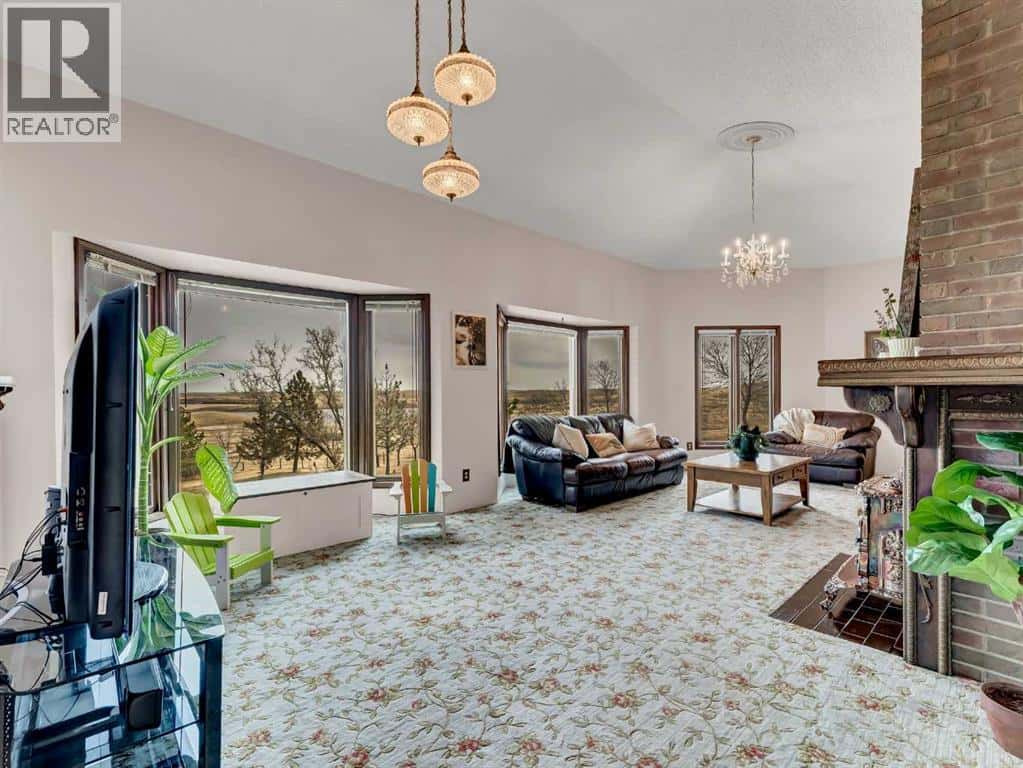 11311 Range Road 40 — Rural Cypress County, Alberta - Photo 5 of 47