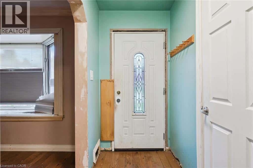 22 COMPTON Drive — Scarborough, Ontario - Photo 5 of 28