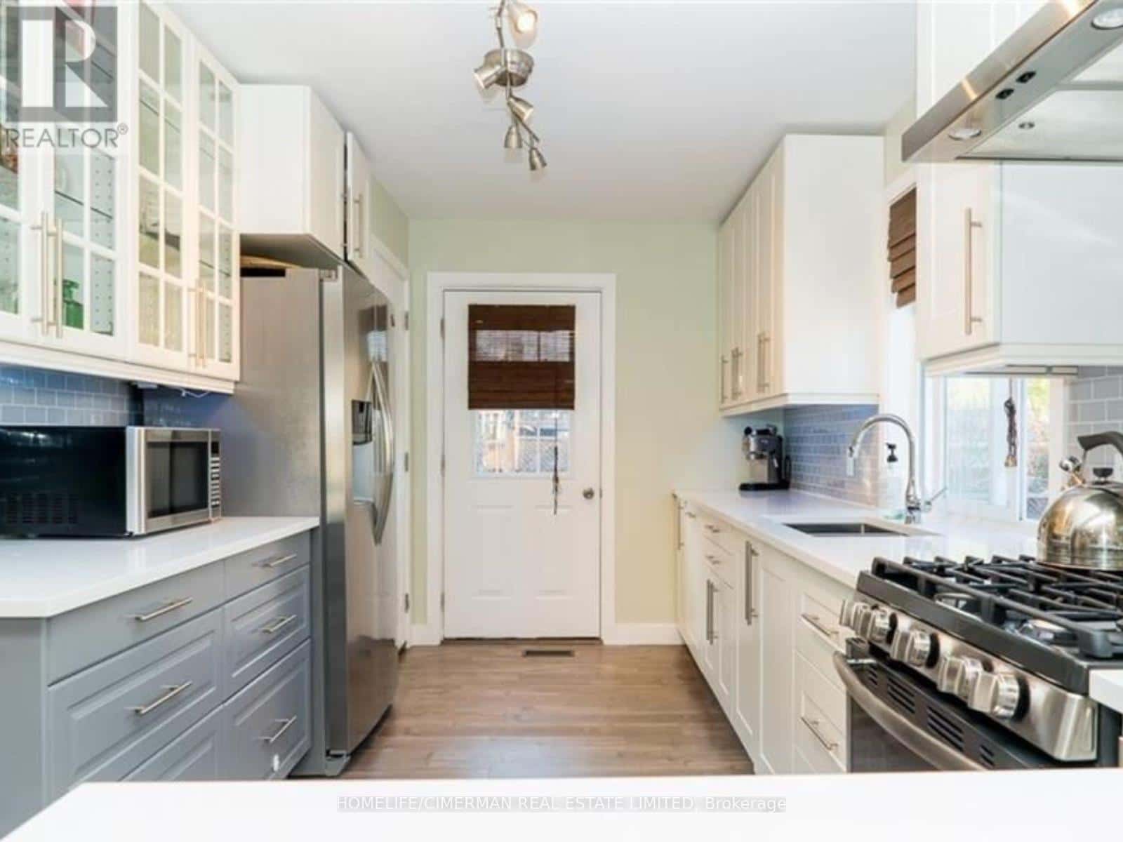 MAIN - 12 CRESKWICK COURT — Barrie (Wellington), Ontario - Photo 4 of 12