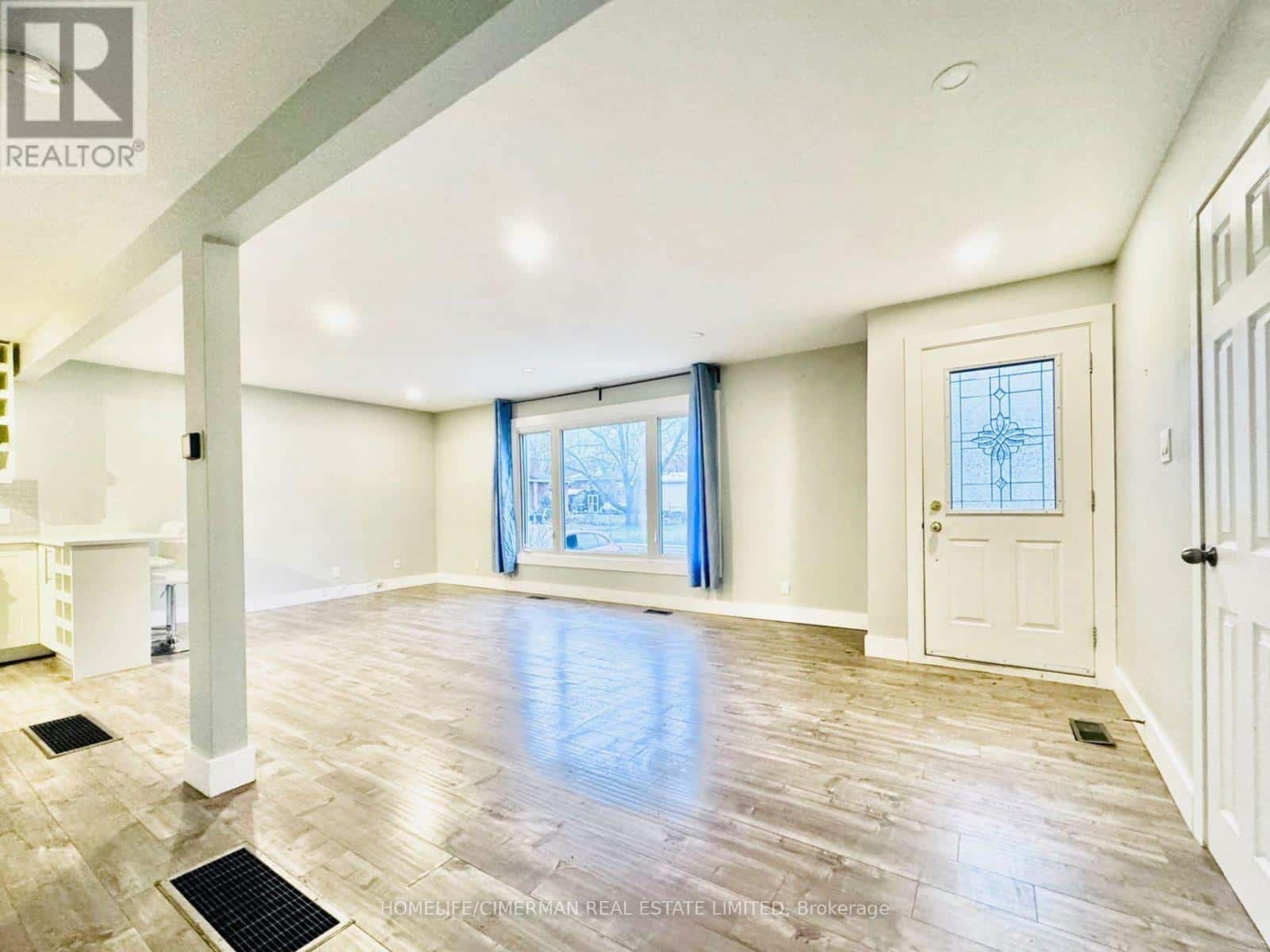 MAIN - 12 CRESKWICK COURT — Barrie (Wellington), Ontario - Photo 5 of 12