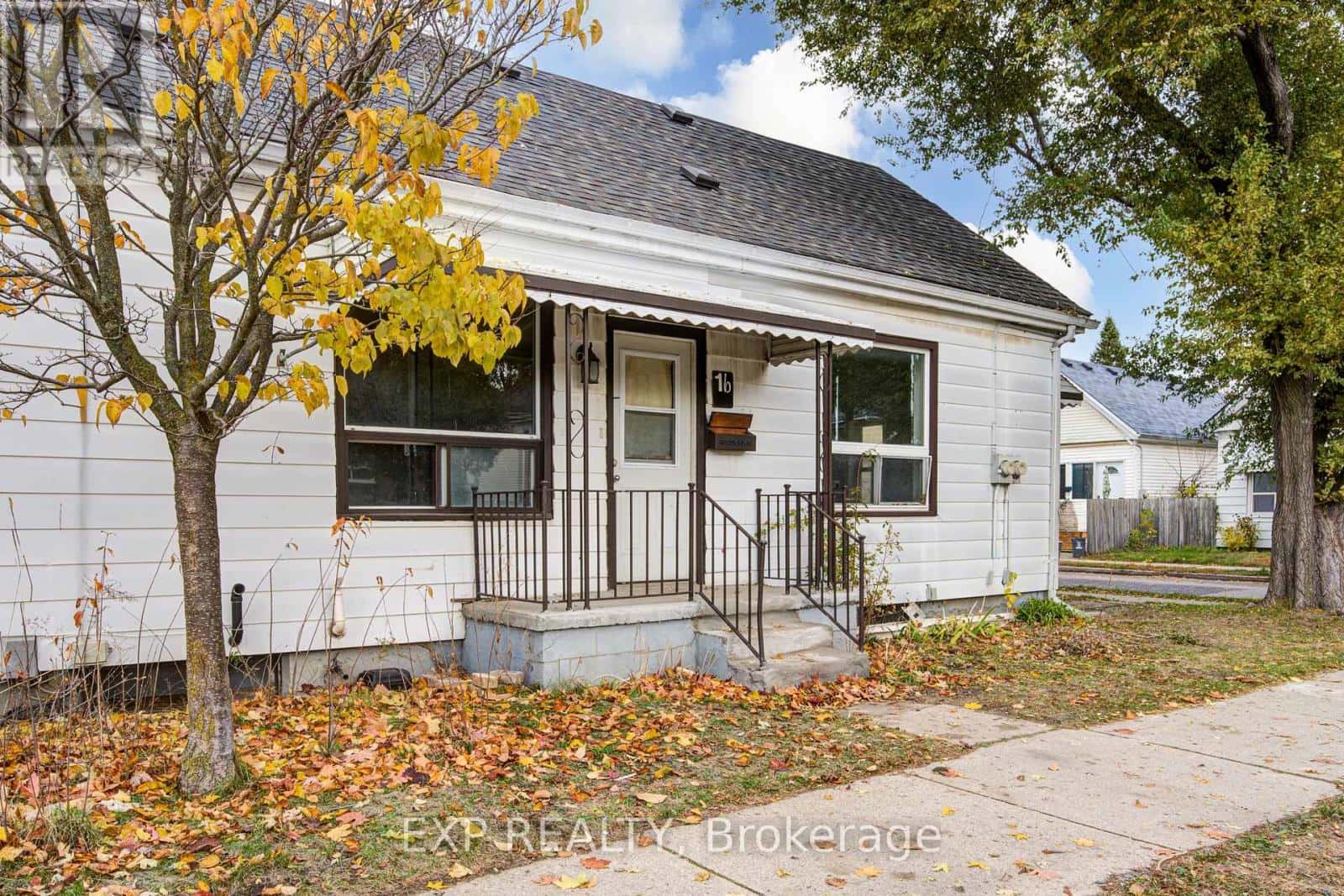 1 RATHGAR STREET — London East (East L), Ontario - Photo 3 of 50