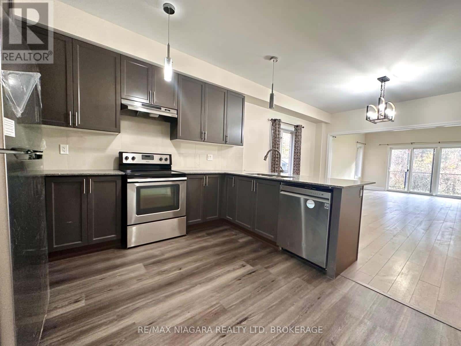 102 CANNERY DRIVE — Niagara-on-the-Lake (St. Davids), Ontario - Photo 2 of 20