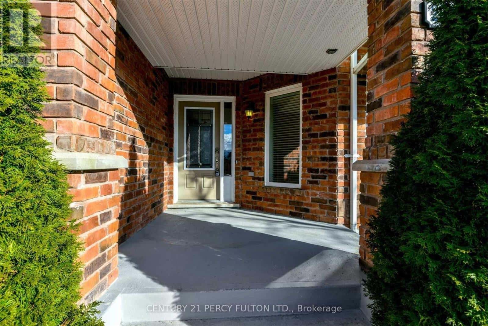 204 MAGURN GATE — Milton (HA Harrison), Ontario - Photo 2 of 26
