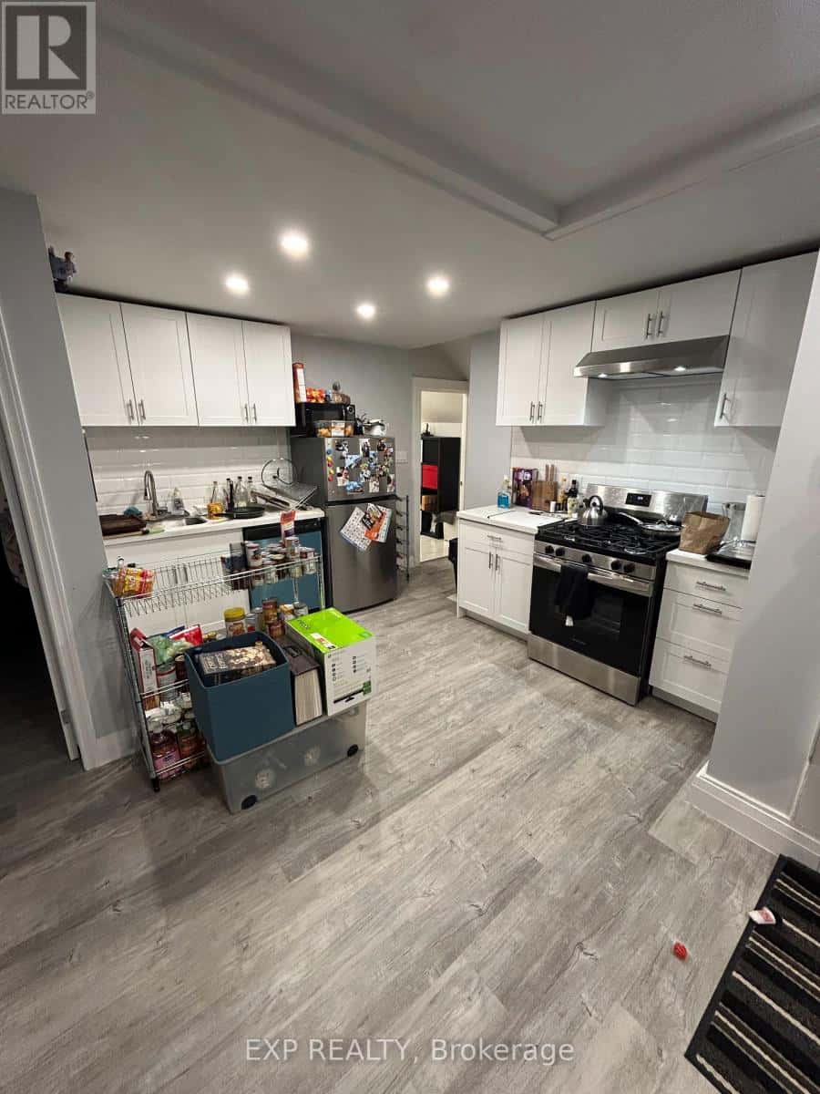 7 - 122 HELLEMS AVENUE — Welland (Welland Downtown), Ontario - Photo 3 of 9