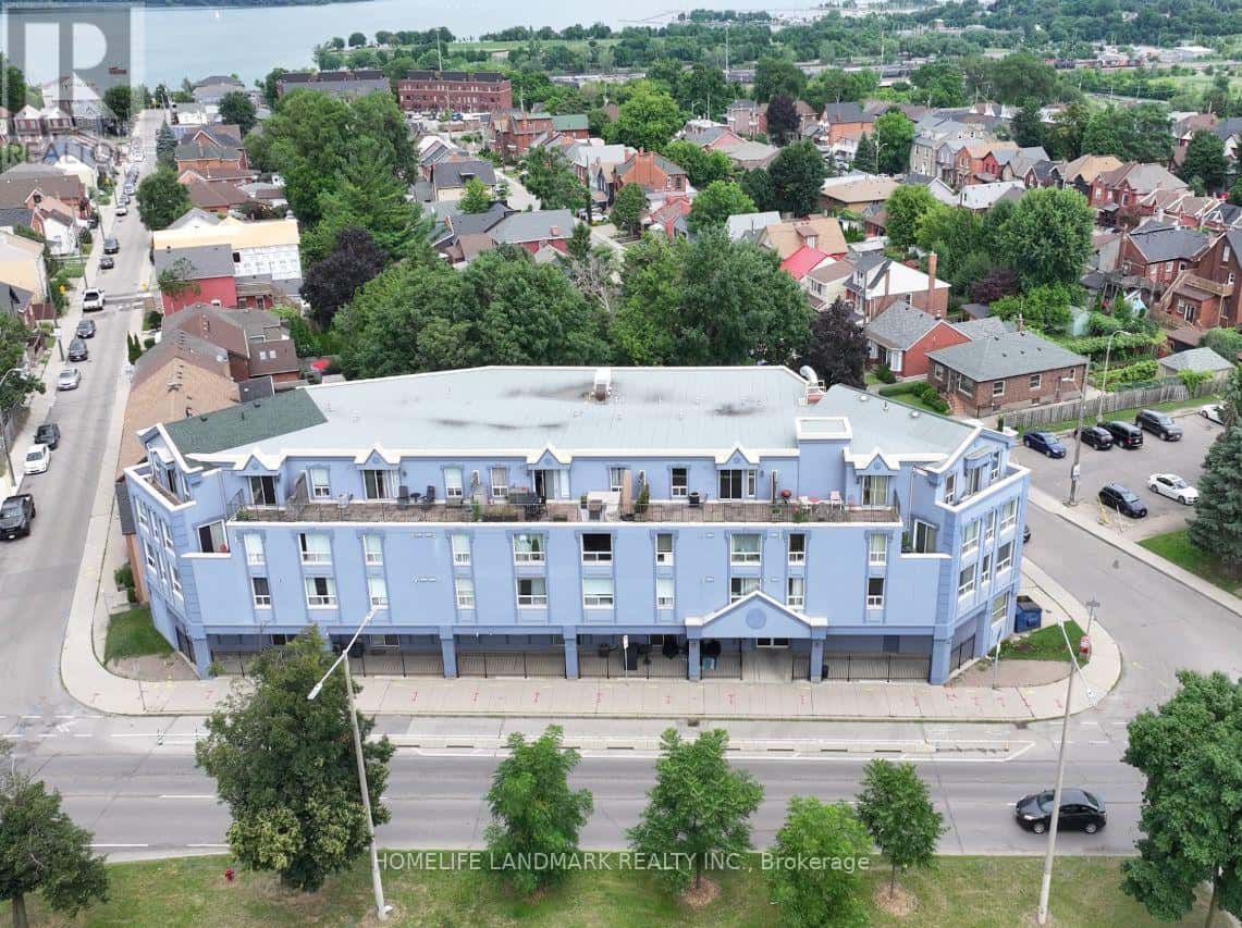 103 - 400 YORK BOULEVARD — Hamilton (Strathcona), Ontario - Photo 5 of 26