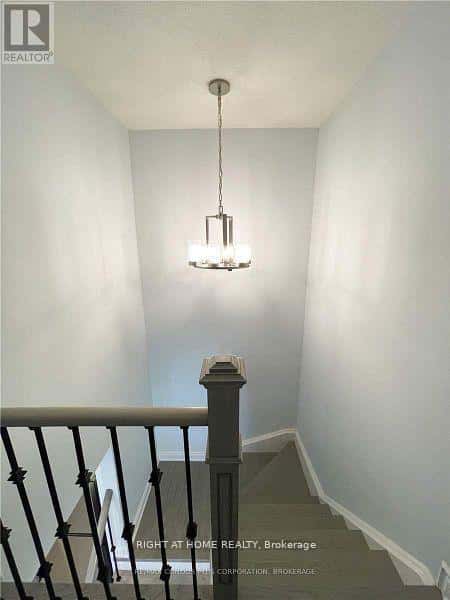 16 THORNHARROLD STREET — Ajax (South West), Ontario - Photo 3 of 7