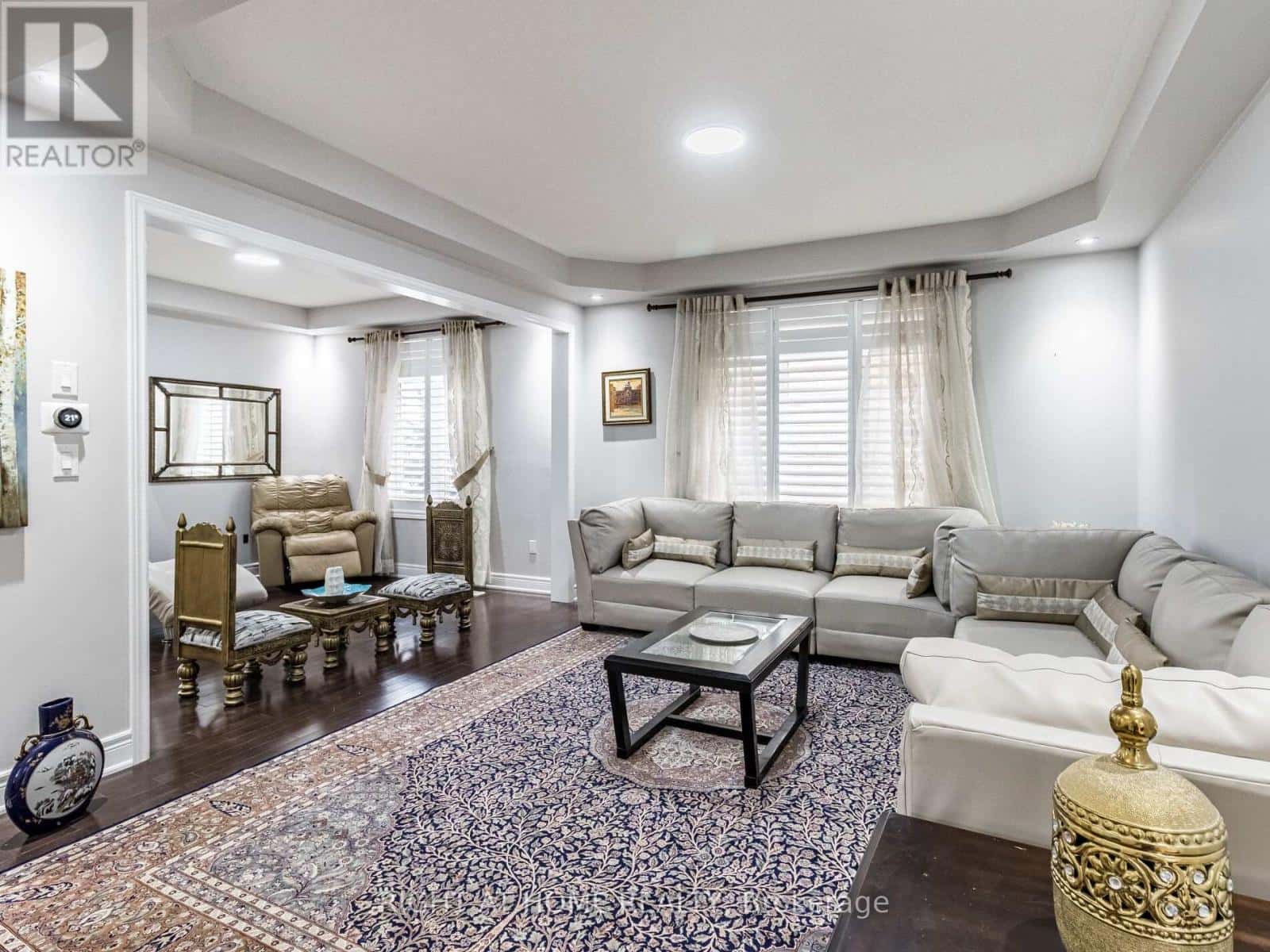 2340 THRUXTON DRIVE — Oakville (JC Joshua Creek), Ontario - Photo 5 of 40