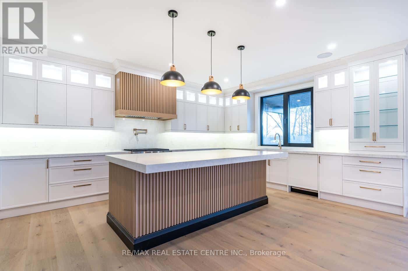 256 MOUNTAIN ROAD — Grimsby (Grimsby Escarpment), Ontario - Photo 5 of 49