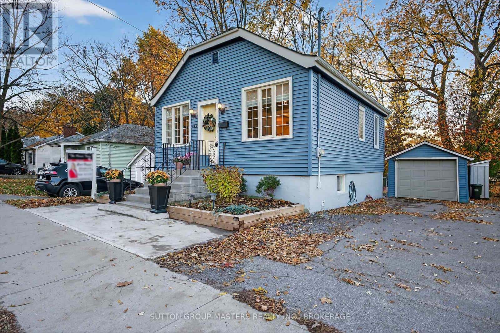 806 PORTSMOUTH AVENUE — Kingston (West of Sir John A. Blvd), Ontario - Photo 2 of 26