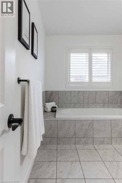 70 DENNIS Drive — Smithville, Ontario - Main photo