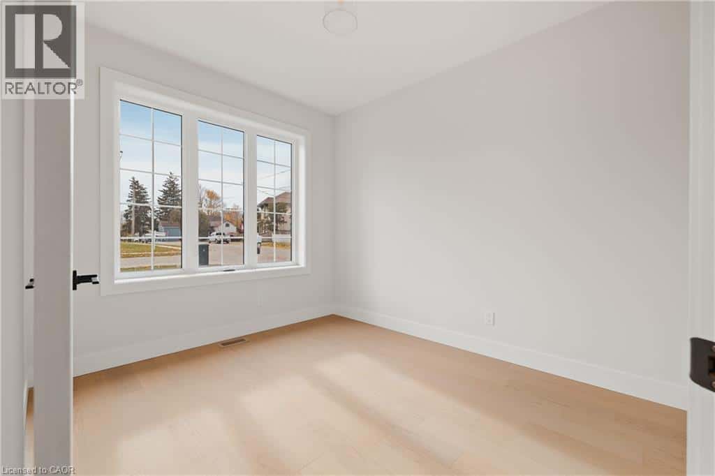 12 WASHINGTON Street Unit# 201 — Norwich, Ontario - Photo 3 of 35