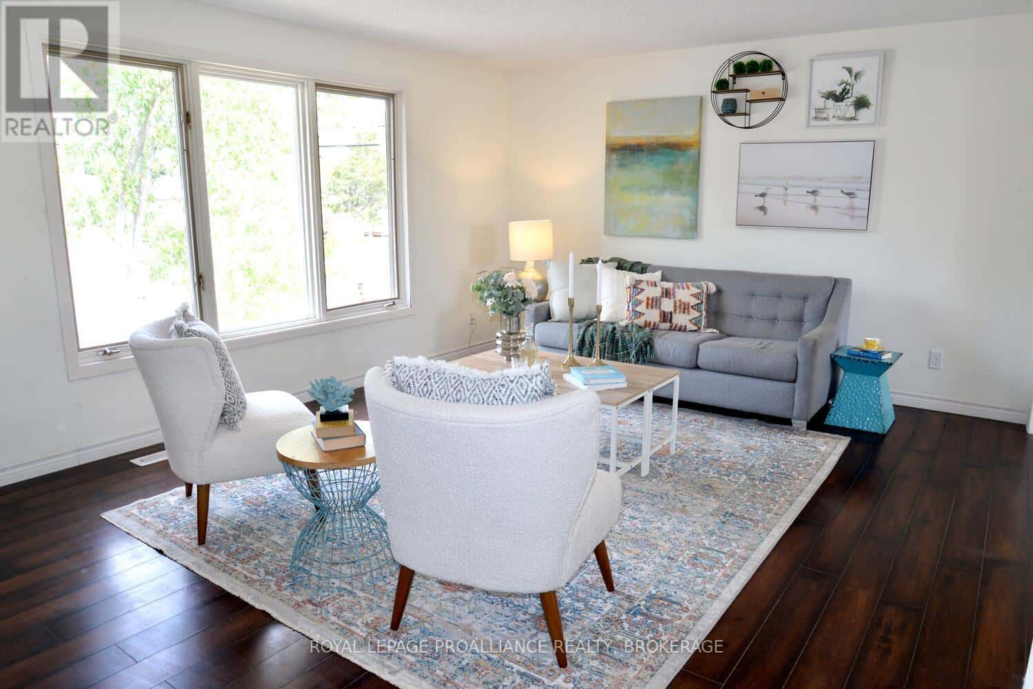 5 SOUTH STREET — Loyalist (Odessa), Ontario - Photo 4 of 37