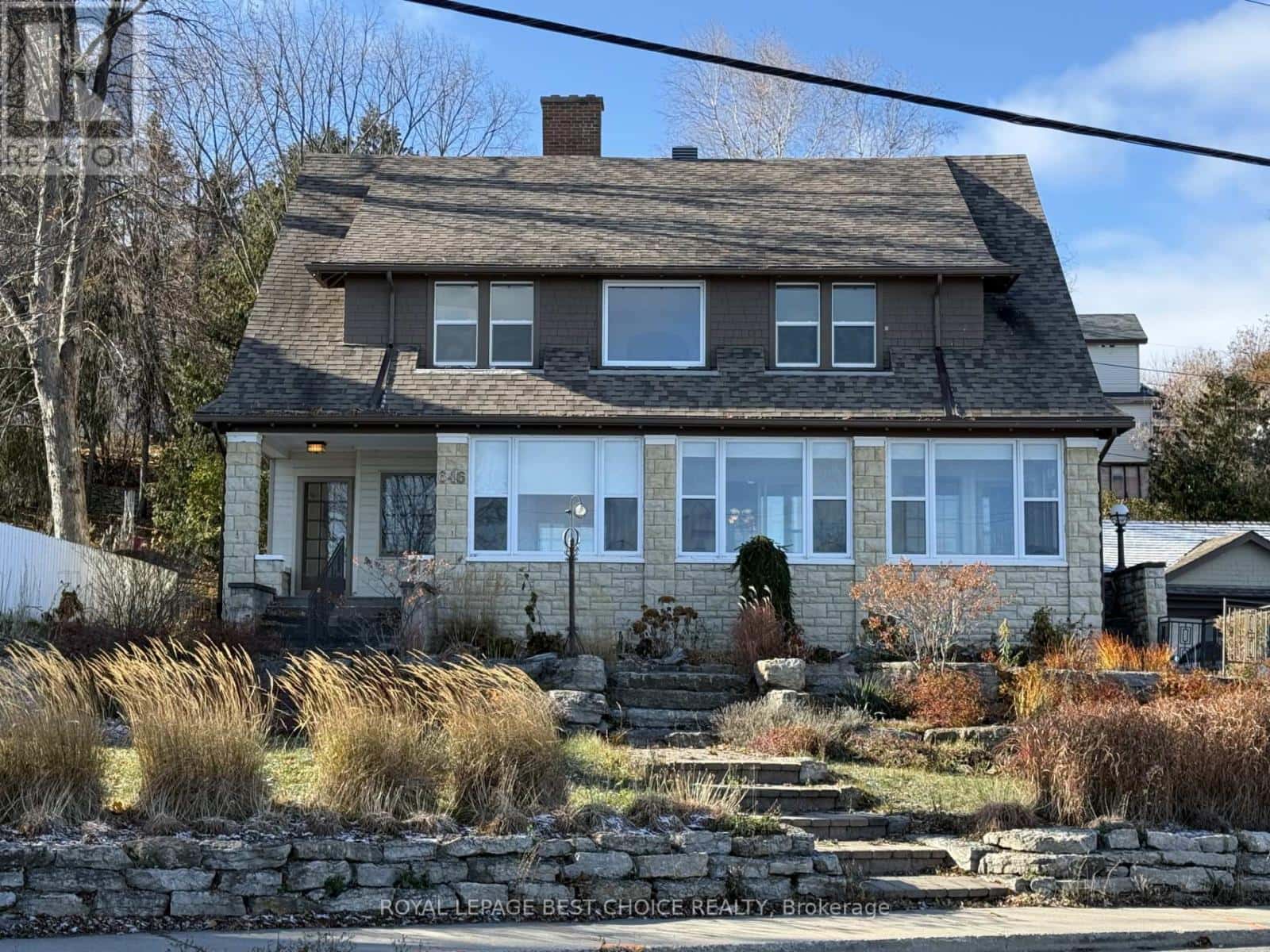 646 Lakeshore Road South