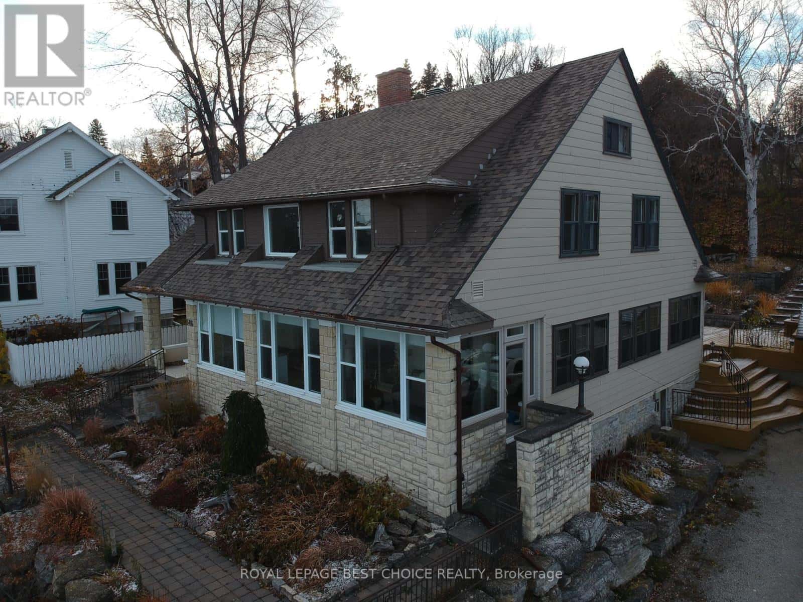 646 LAKESHORE ROAD S — Temiskaming Shores (Haileybury), Ontario - Photo 5 of 50