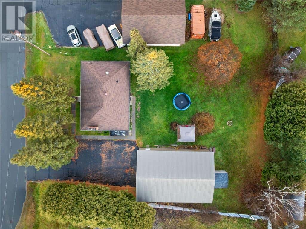 3783 Swanson Court — Val Caron, Ontario - Photo 4 of 35