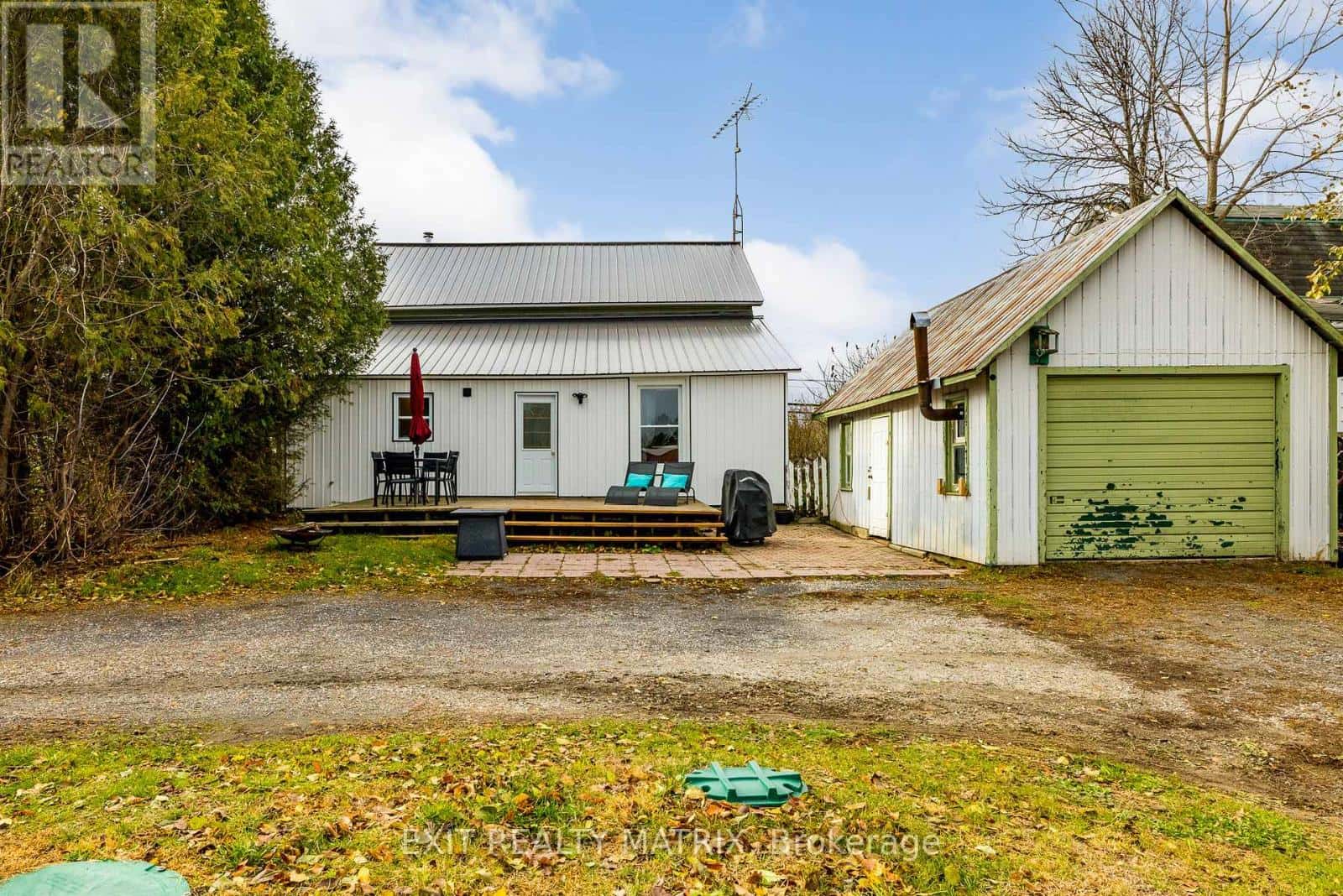 107 GEORGE STREET — Lanark Highlands, Ontario - Photo 3 of 47