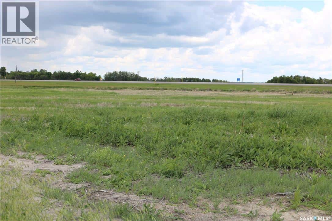 1808 Celebration DRIVE — Moosomin, Saskatchewan - Photo 2 of 5