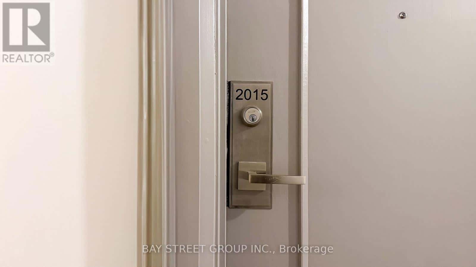 2015 - 5 GREYSTONE WALK DRIVE — Toronto (Kennedy Park), Ontario - Photo 2 of 18