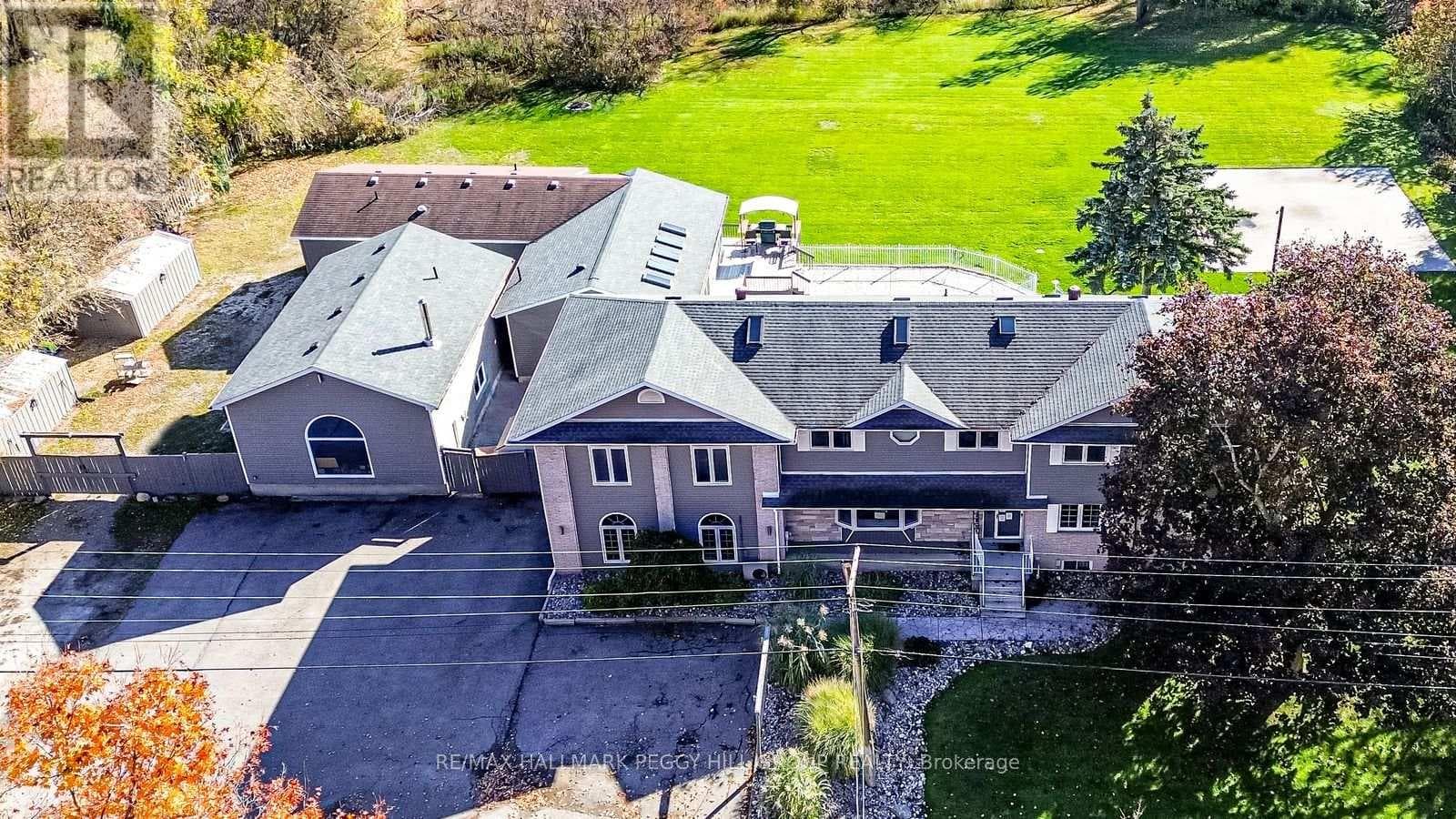 1923 10TH LINE — Innisfil (Stroud), Ontario - Main photo