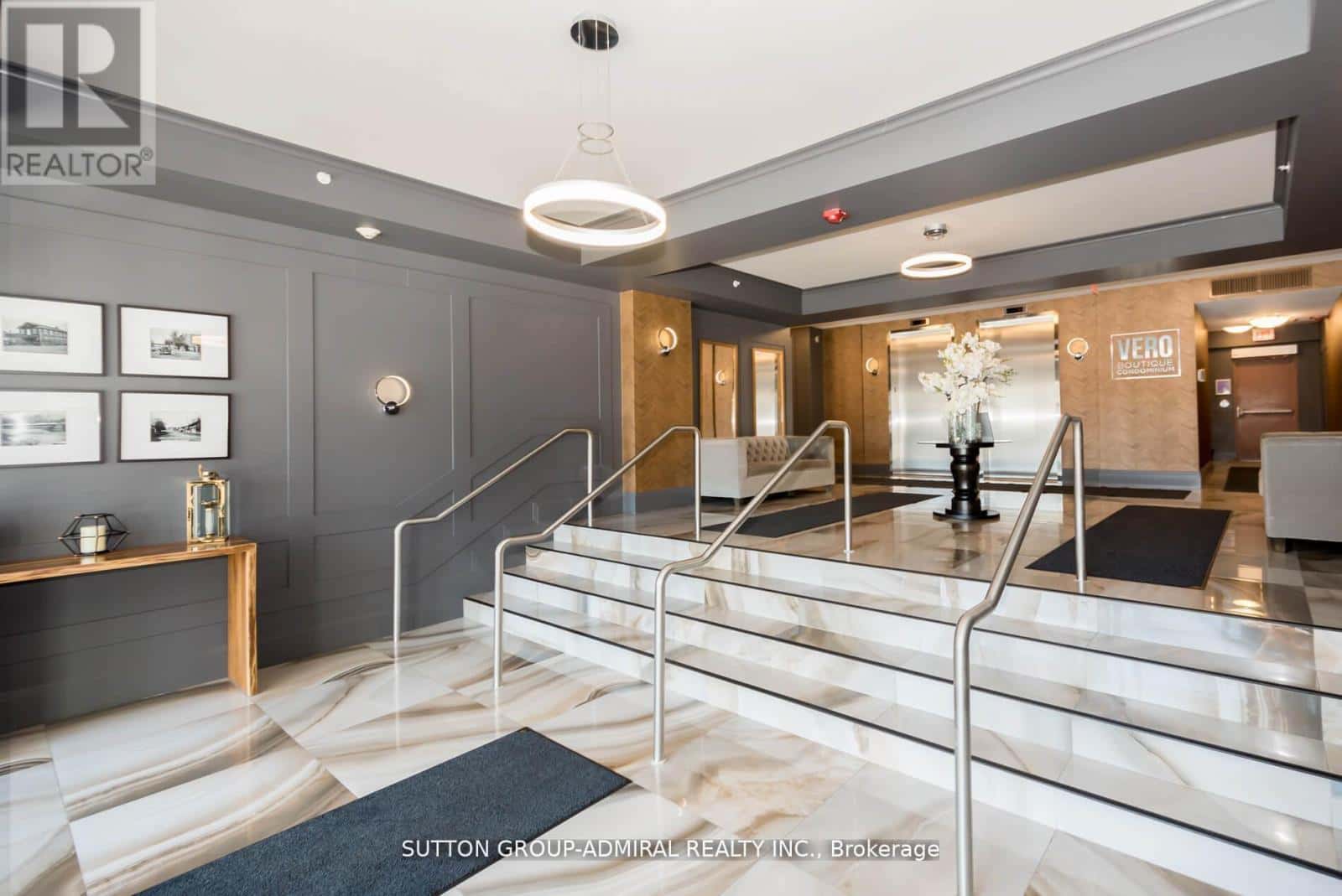 405 - 8302 ISLINGTON AVENUE — Vaughan (Islington Woods), Ontario - Photo 4 of 22