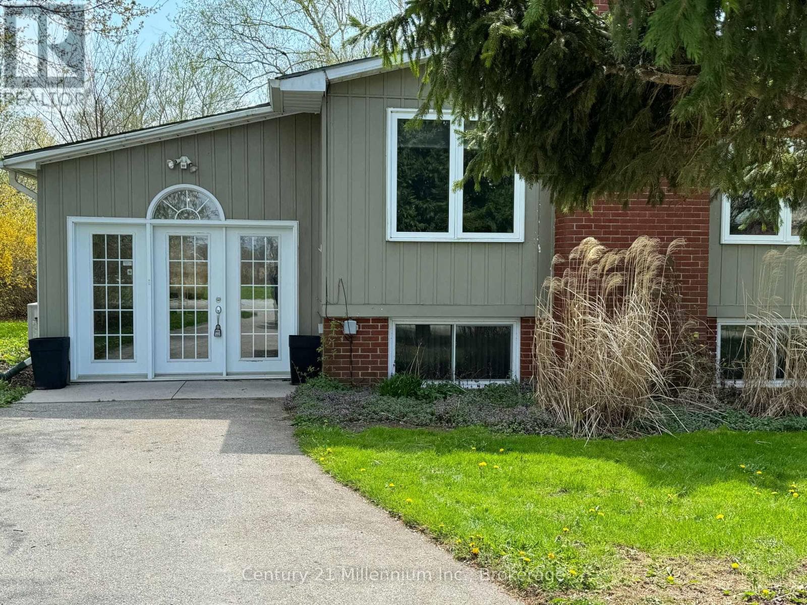 72234 LAKESHORE DRIVE — Bluewater (Hay), Ontario - Main photo