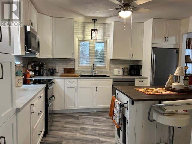 10 Victoria AVE — Blind River, Ontario - Photo 4 of 43