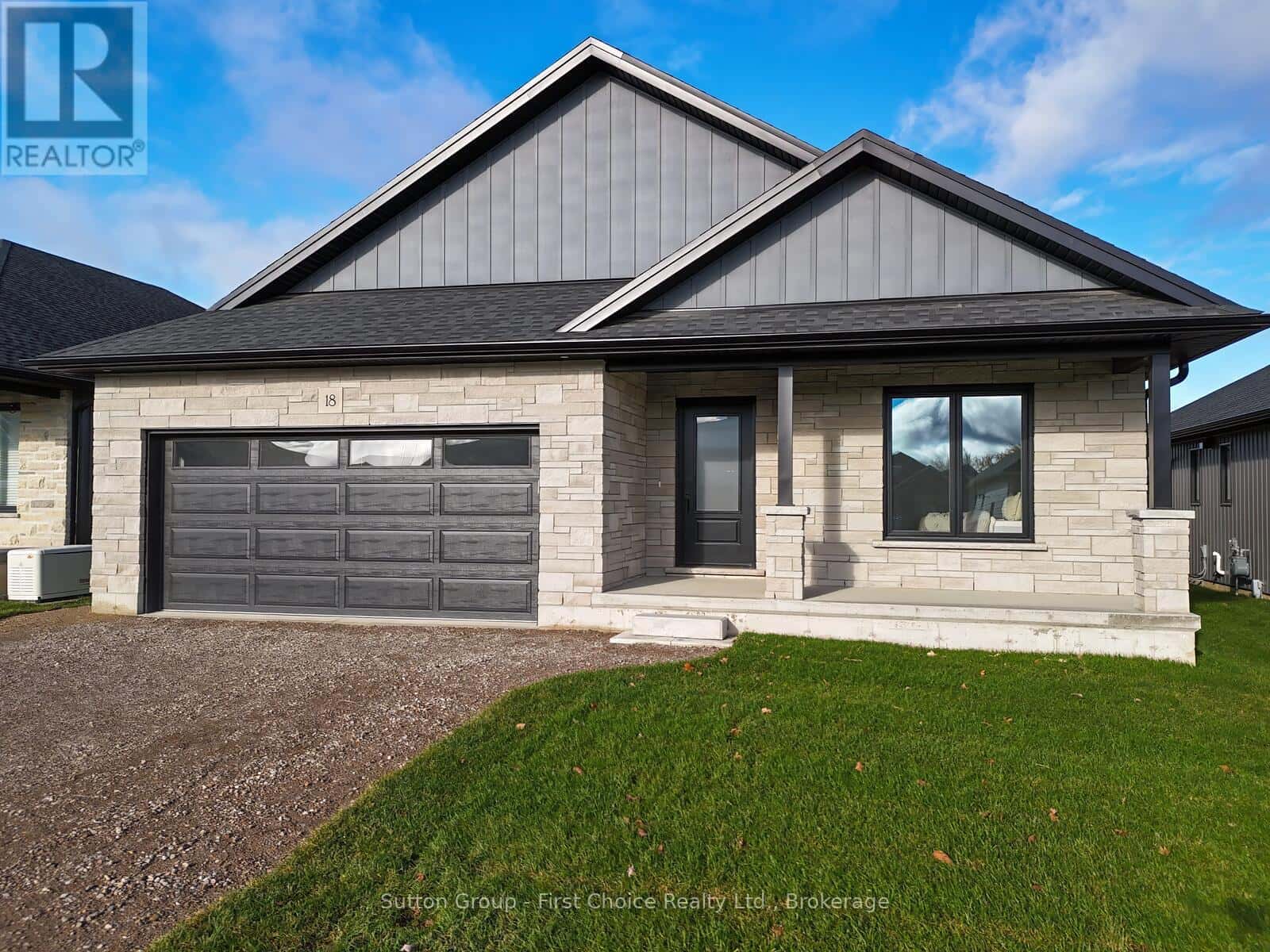 18 NELSON STREET — West Perth (Mitchell), Ontario - Photo 2 of 34