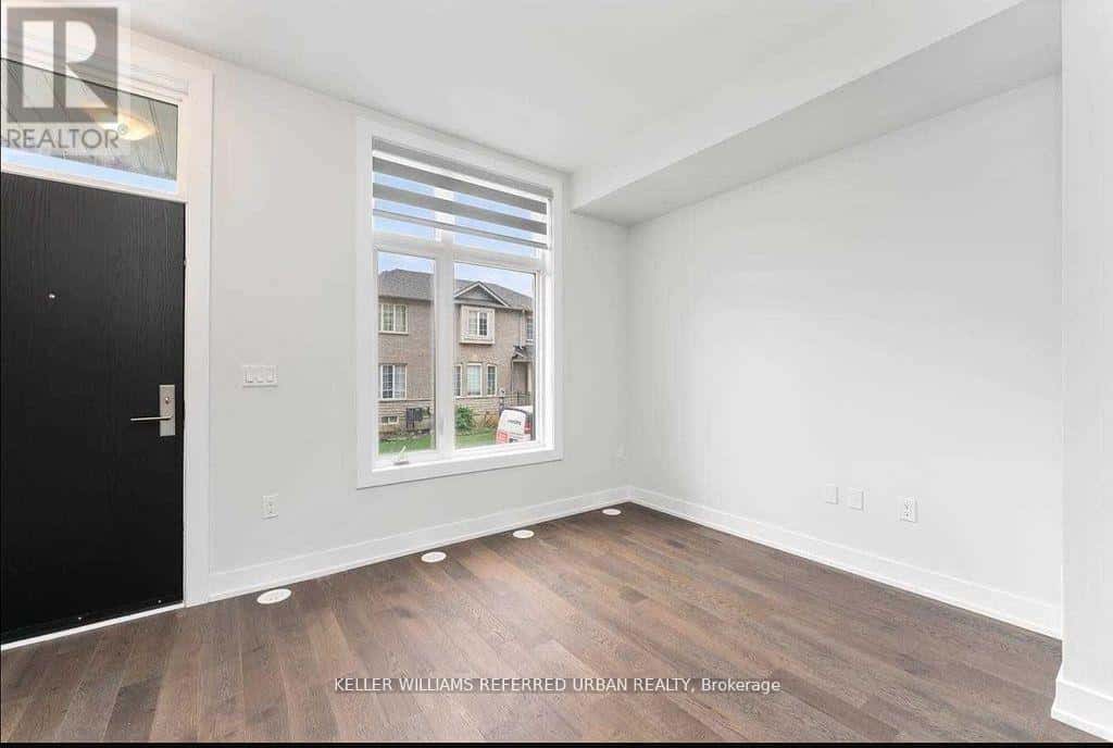 136 - 9580 ISLINGTON AVENUE — Vaughan (Sonoma Heights), Ontario - Photo 3 of 9