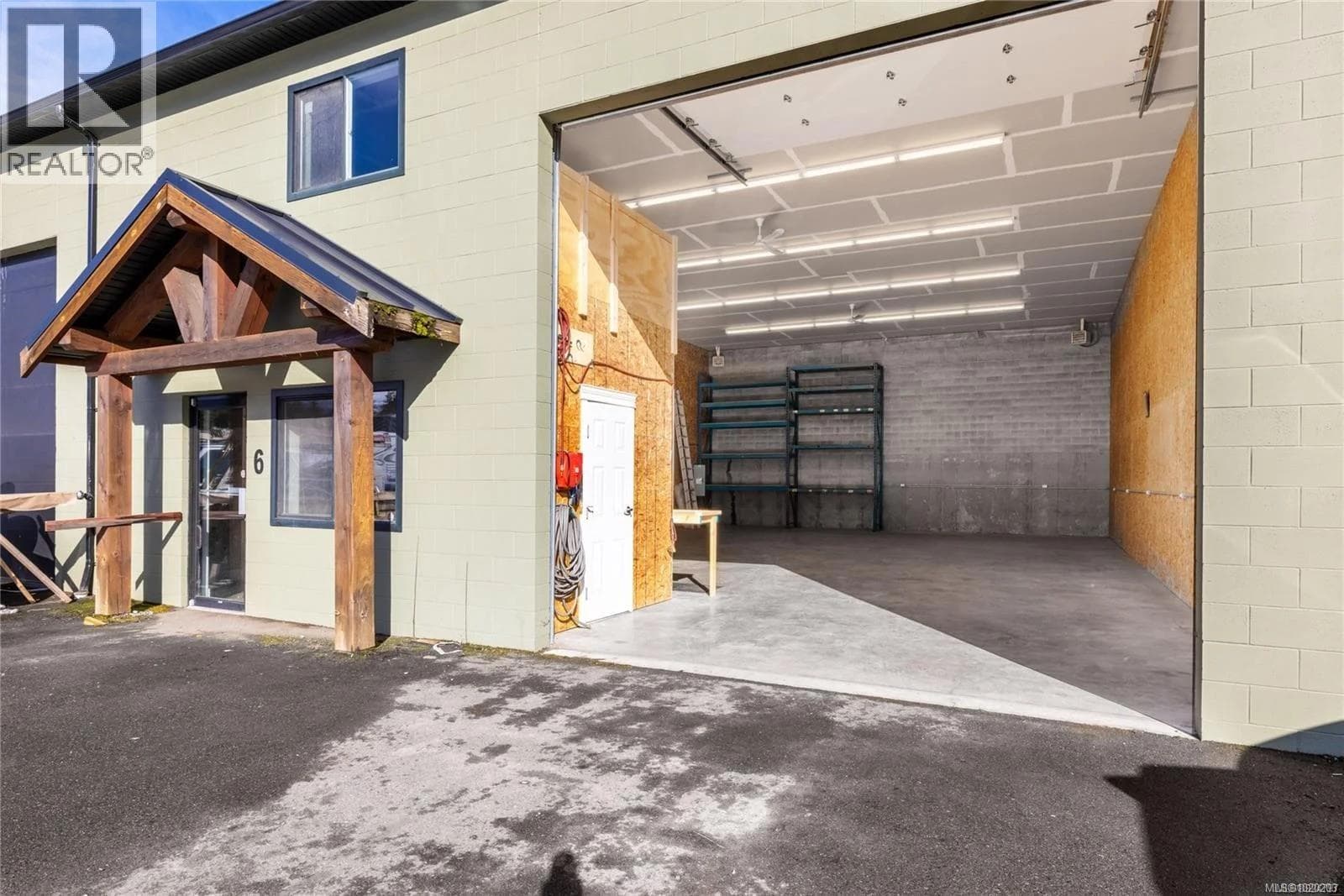 6 1010 Shearme Rd — Errington, British Columbia - Main photo