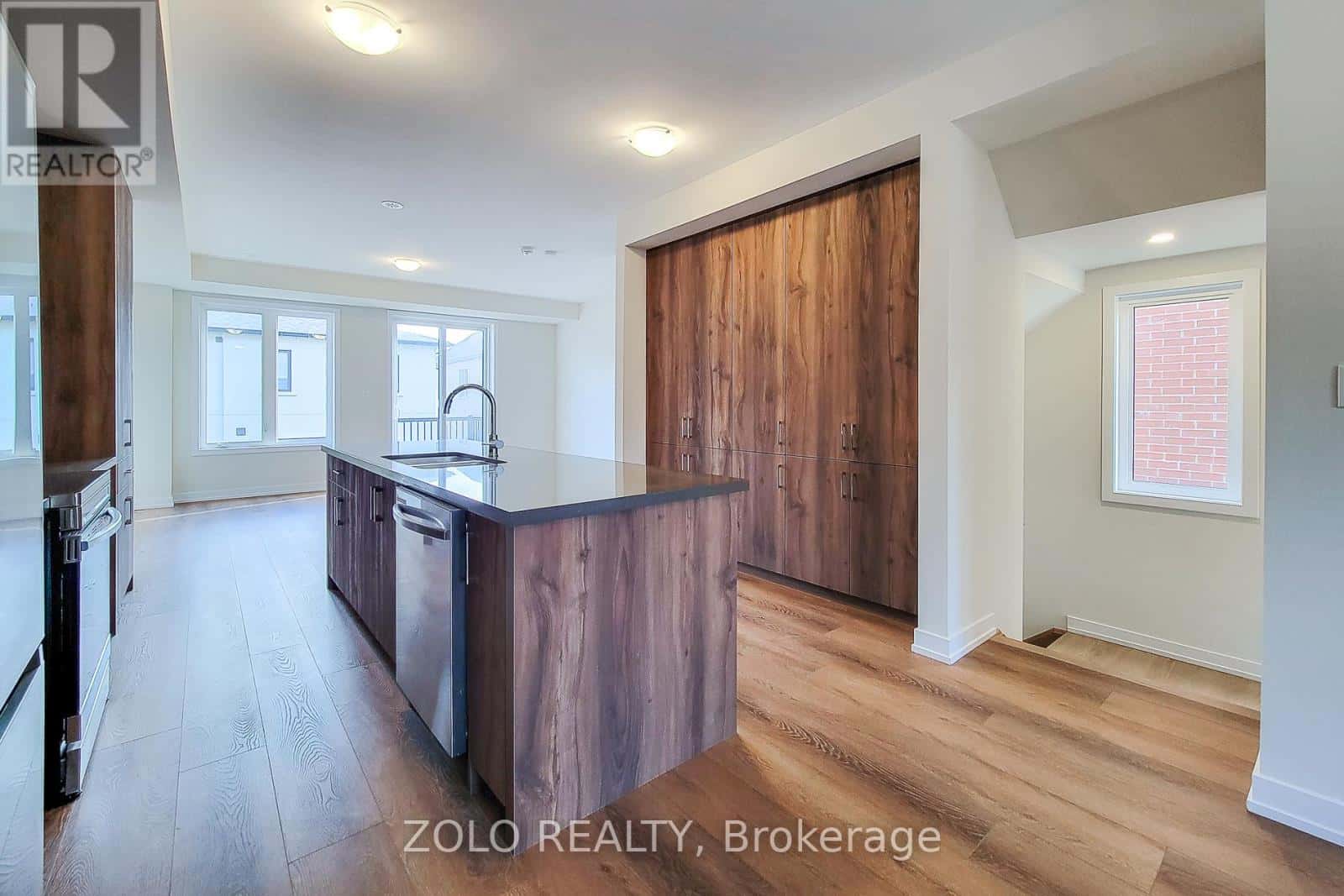 1364 KANIV STREET — Oakville (NW Northwest), Ontario - Photo 3 of 49