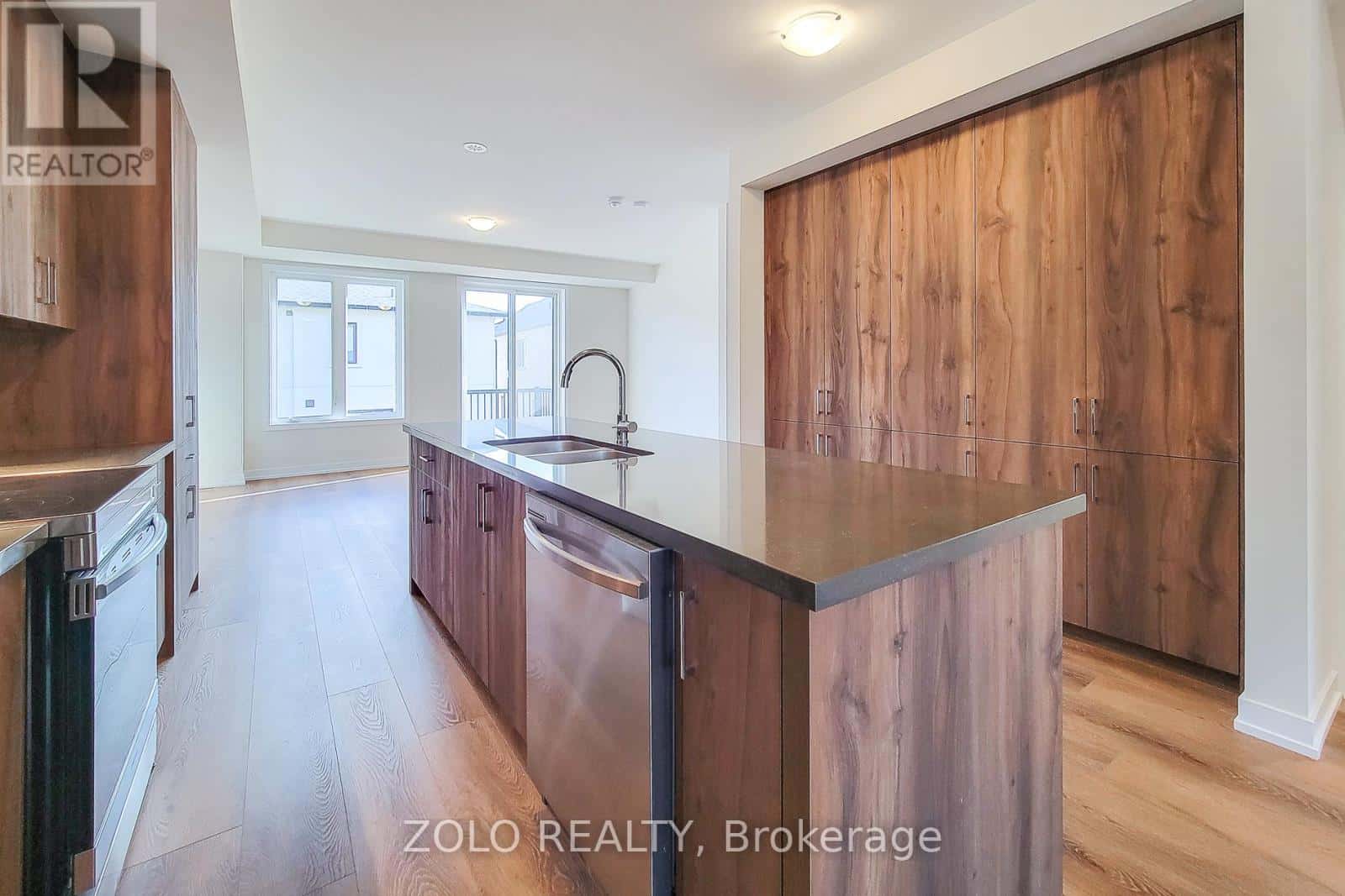 1364 KANIV STREET — Oakville (NW Northwest), Ontario - Photo 5 of 49