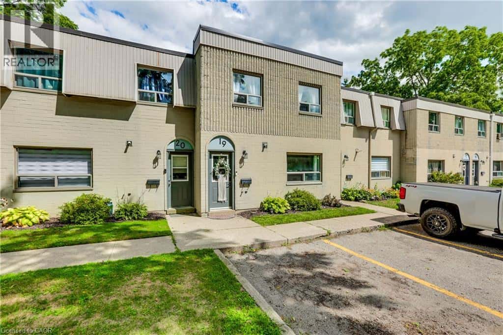 271 THAMES Street Unit# 19 — Ingersoll, Ontario - Photo 2 of 39