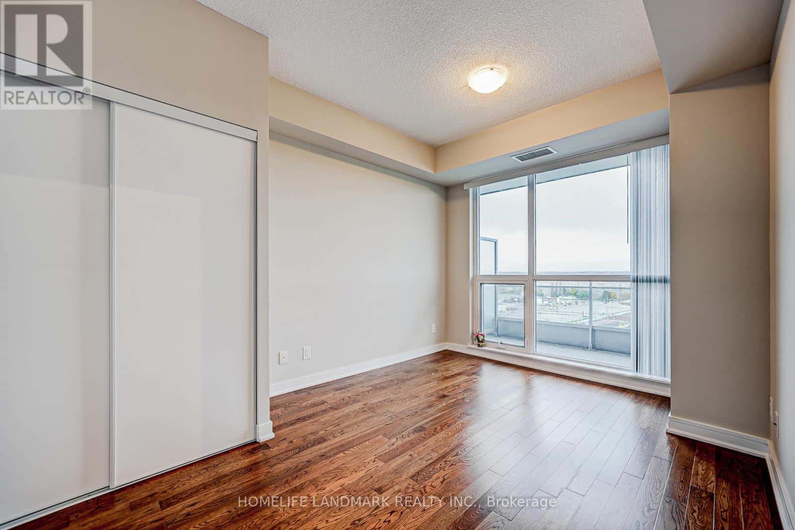 1401 - 9205 YONGE STREET