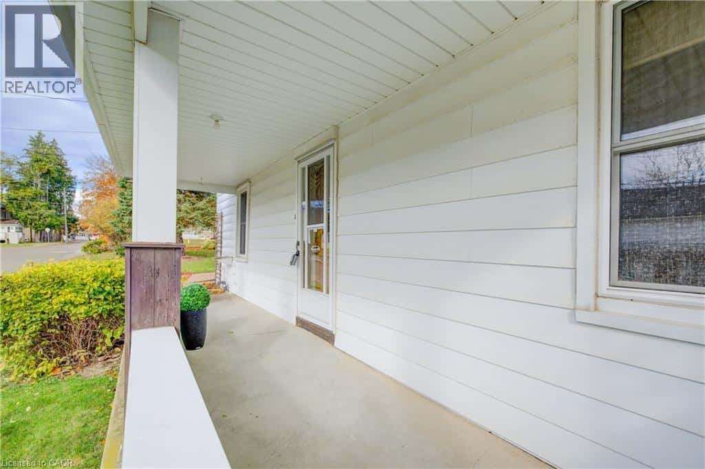 135 BREWERY Street — Baden, Ontario - Photo 4 of 46