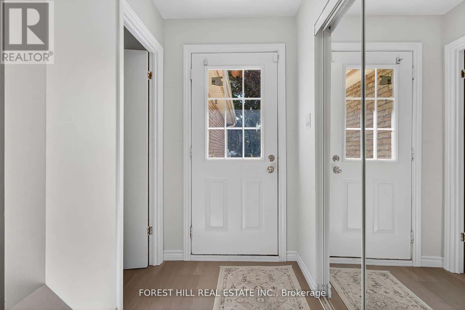 42 VINCENT CRESCENT — London South (South Q), Ontario - Photo 3 of 32