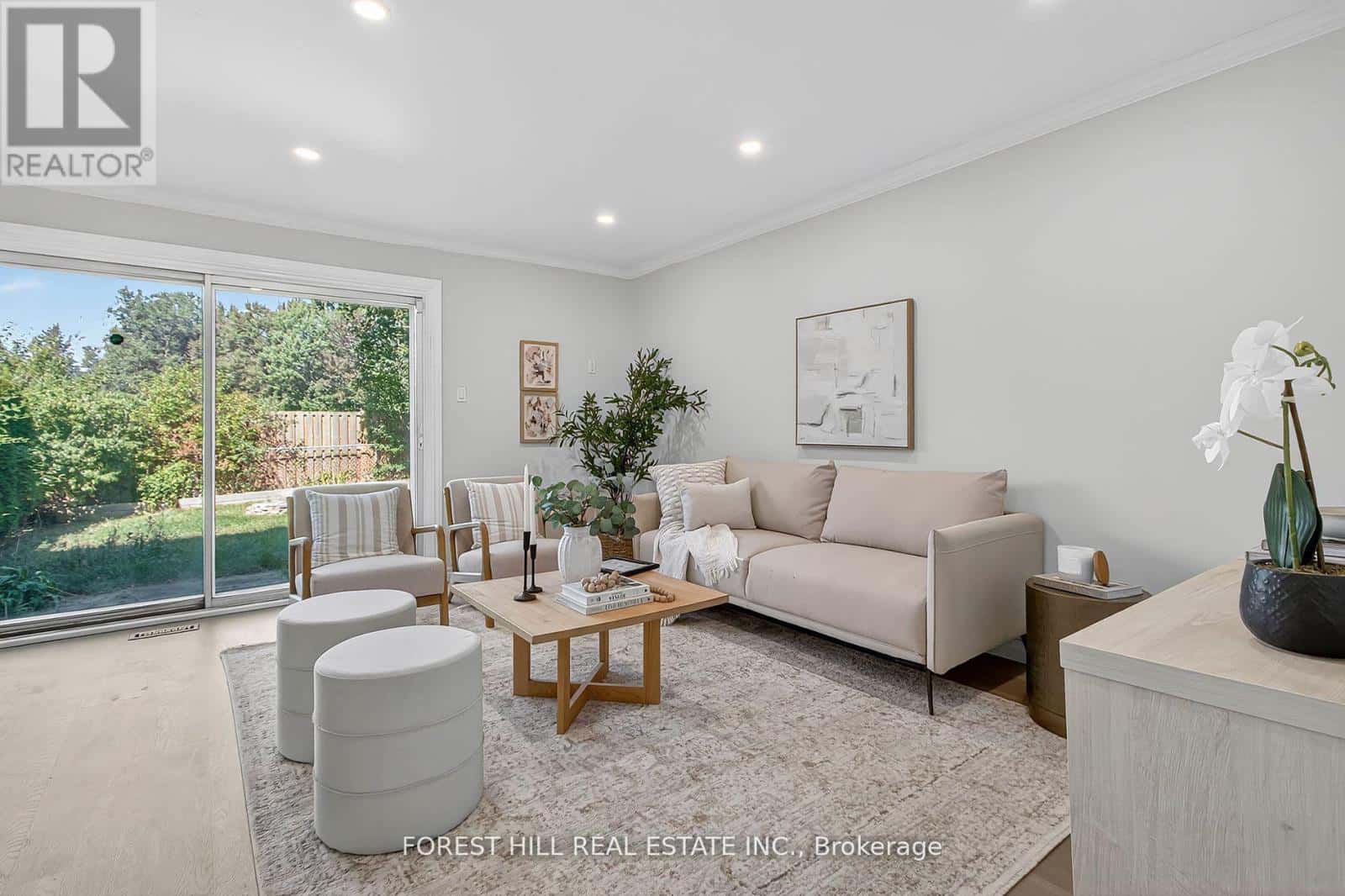 42 VINCENT CRESCENT — London South (South Q), Ontario - Photo 4 of 32