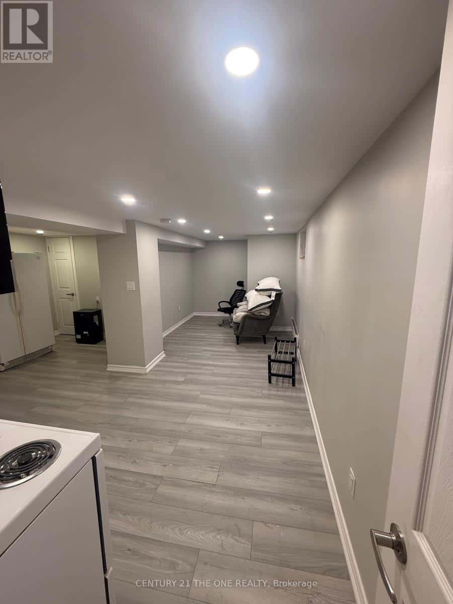 BASEMENT - 850 CARLAW AVENUE — Toronto (Playter Estates-Danforth), Ontario - Photo 4 of 7