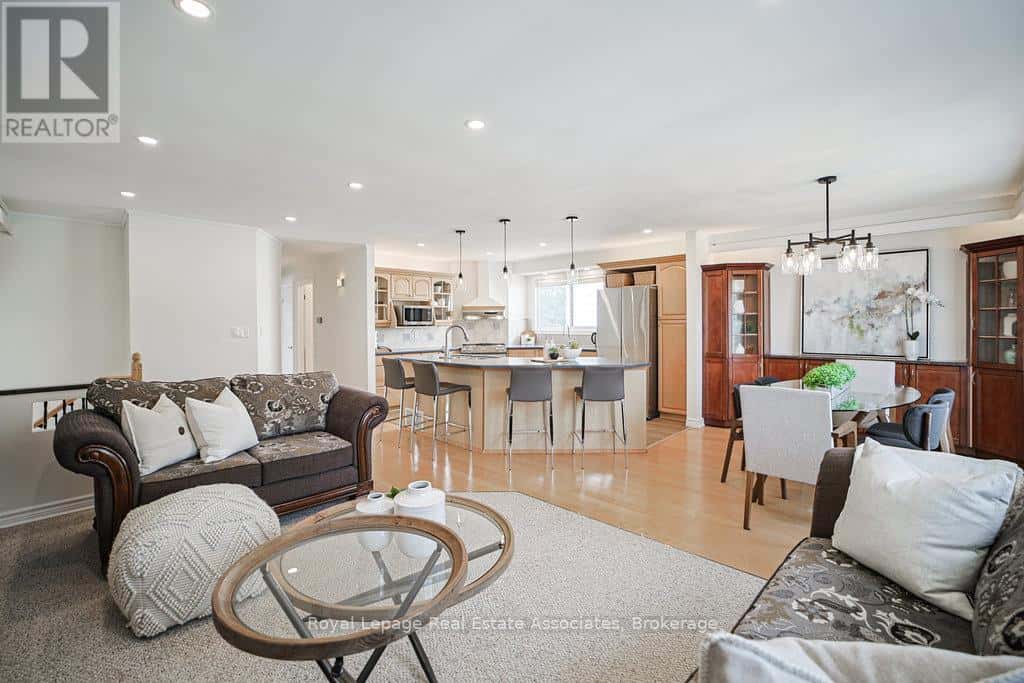 3143 MICHAEL CRESCENT — Burlington (Palmer), Ontario - Photo 2 of 46