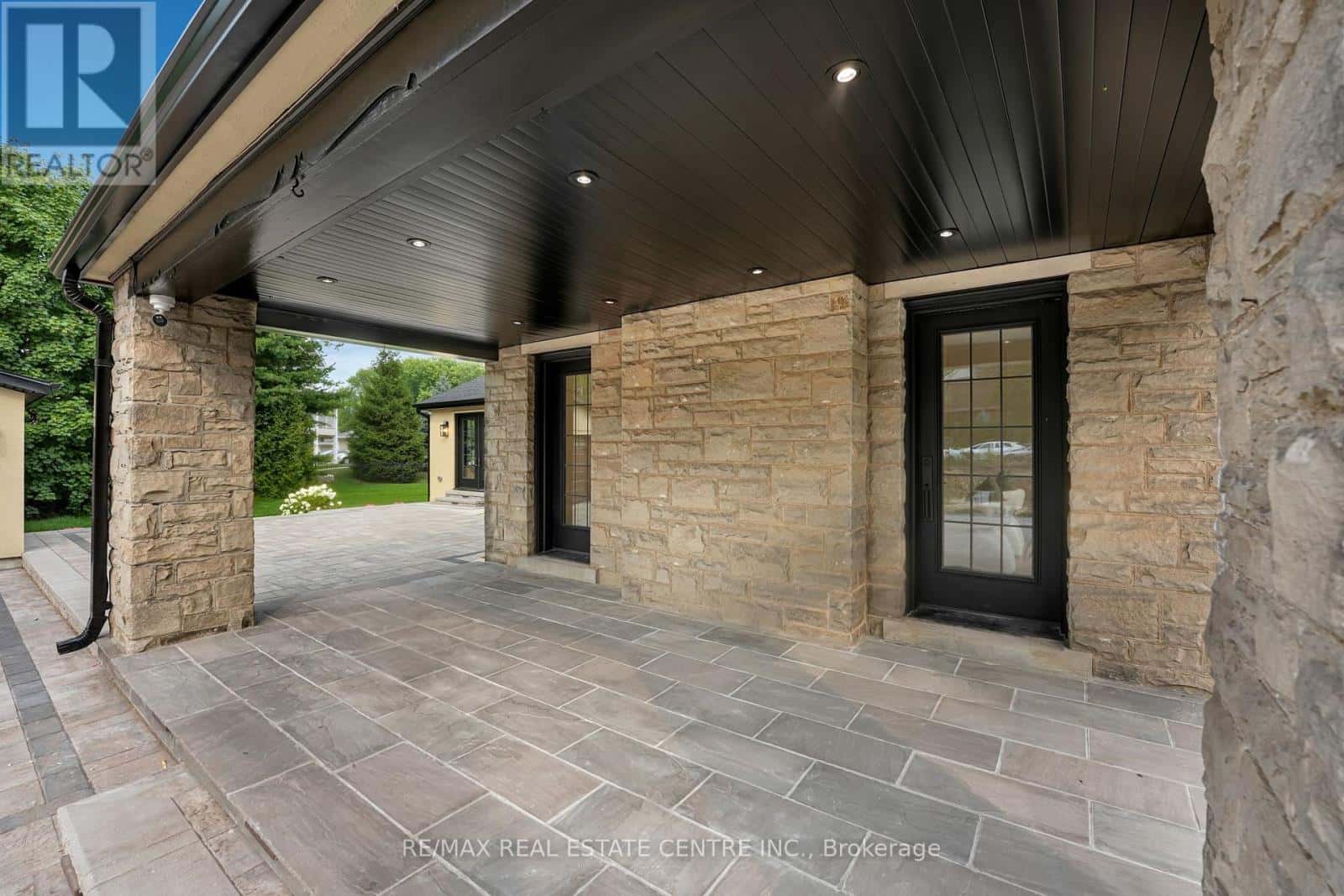 977 UNSWORTH AVENUE — Burlington (Bayview), Ontario - Photo 4 of 47