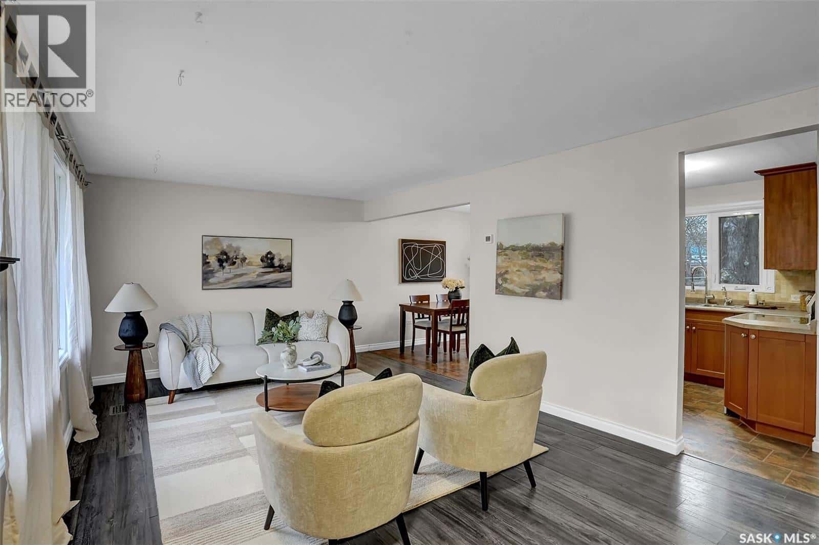 185 2nd AVENUE — Lumsden, Saskatchewan - Photo 4 of 50