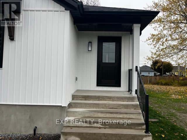 UPPER - 141 HUMBOLDT PARKWAY — Port Colborne (Killaly East), Ontario - Photo 2 of 22