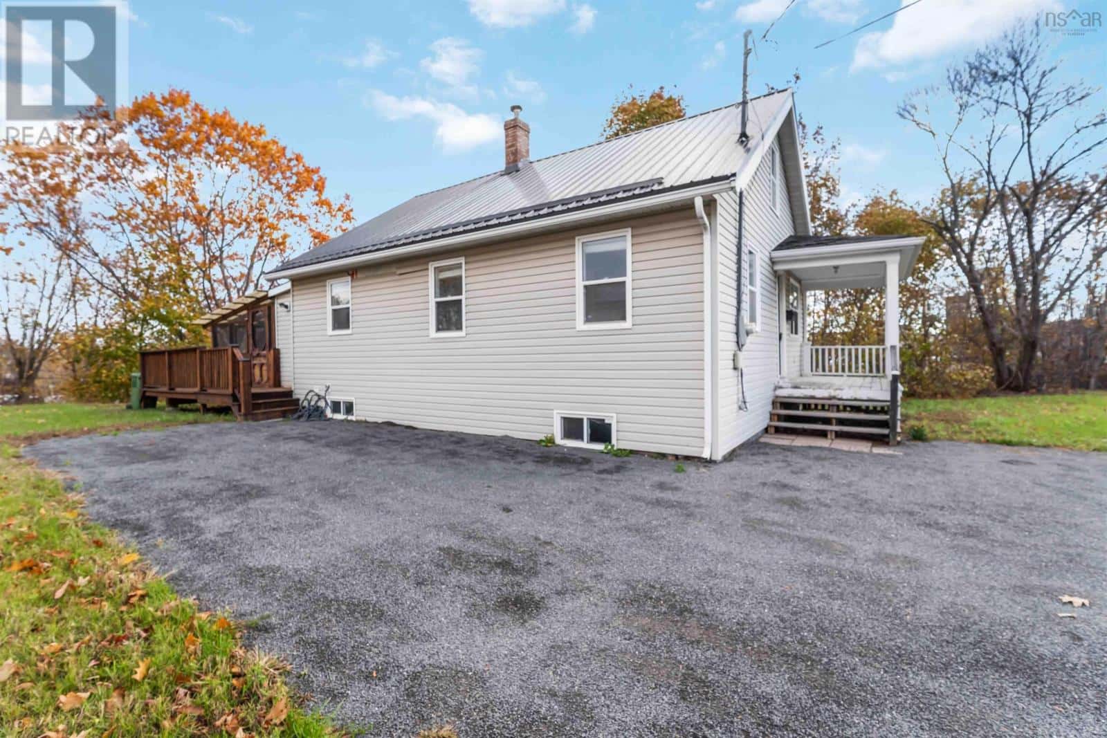 8911 Commercial Street — New Minas, Nova Scotia - Photo 4 of 48