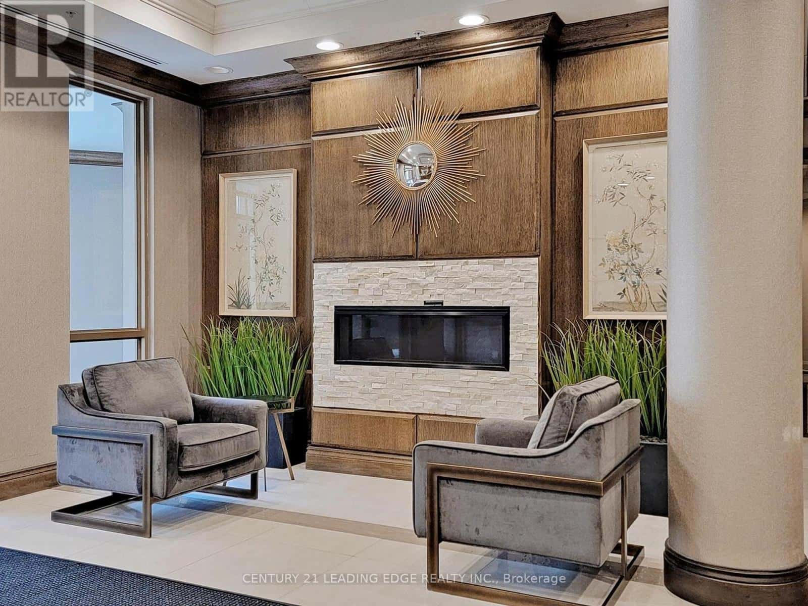 303 - 68 MAIN STREET N — Markham (Old Markham Village), Ontario - Photo 5 of 34