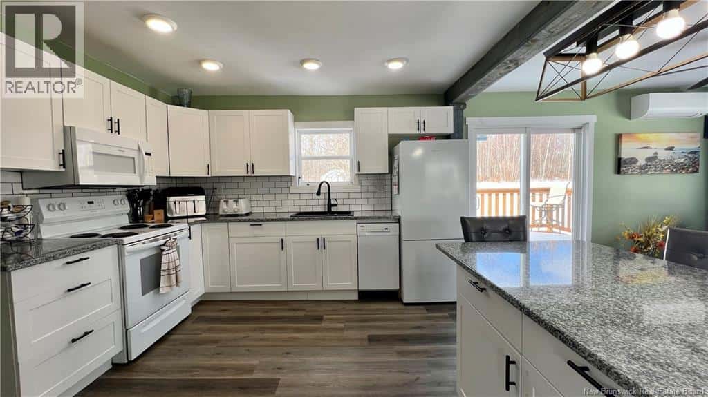 100 715 Route — Coles Island, New Brunswick - Photo 5 of 20