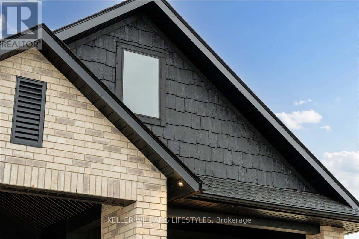 126 FRASER CRESCENT — Lambton Shores (Forest), Ontario - Photo 5 of 50