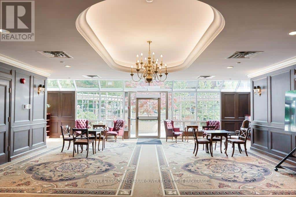 210 - 250 SYDENHAM STREET — London East (East B), Ontario - Photo 3 of 23