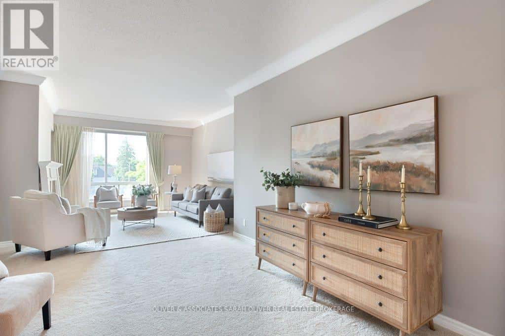 210 - 250 SYDENHAM STREET — London East (East B), Ontario - Photo 5 of 23